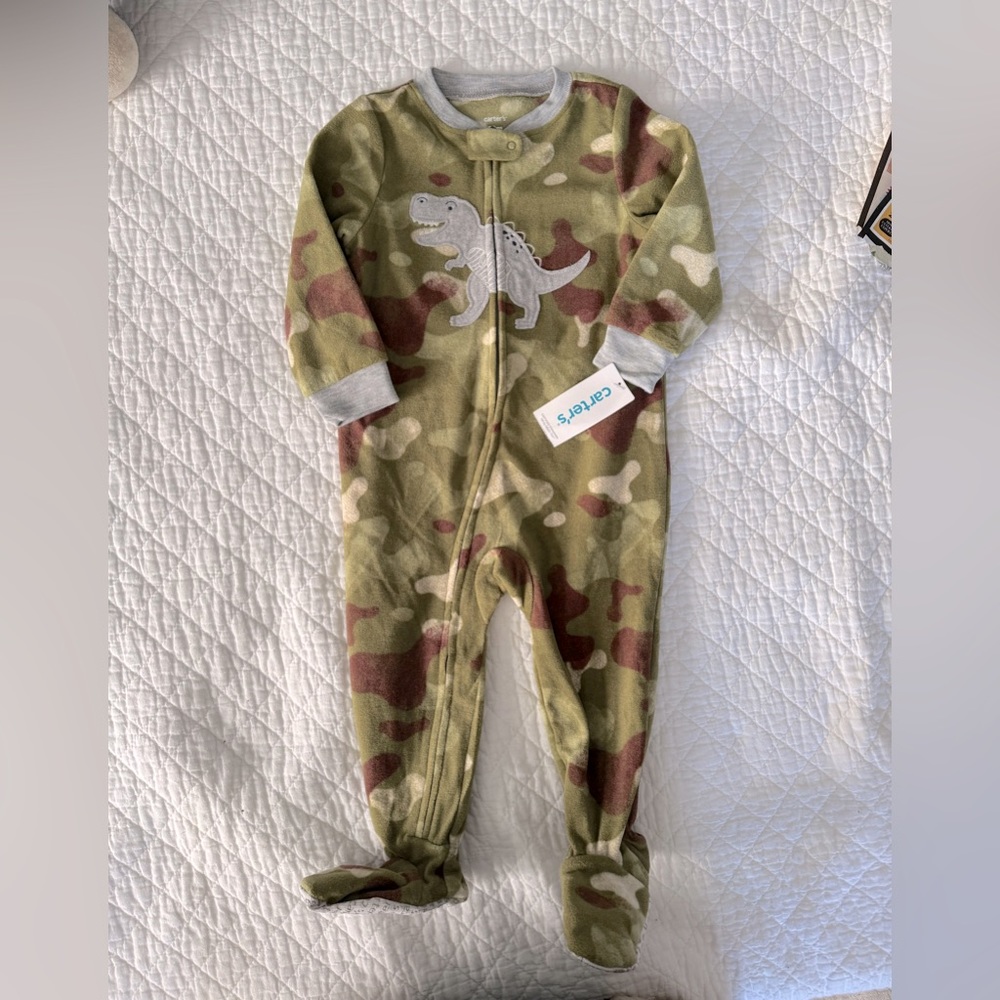 NWT CARTER’S Fleece Footie Pajamas Size 18 Months
